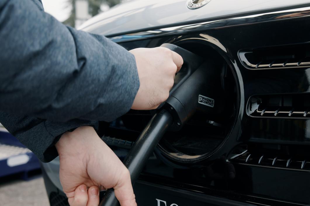 Recharge optimisée en fonction des horaires pour les bus et les camions