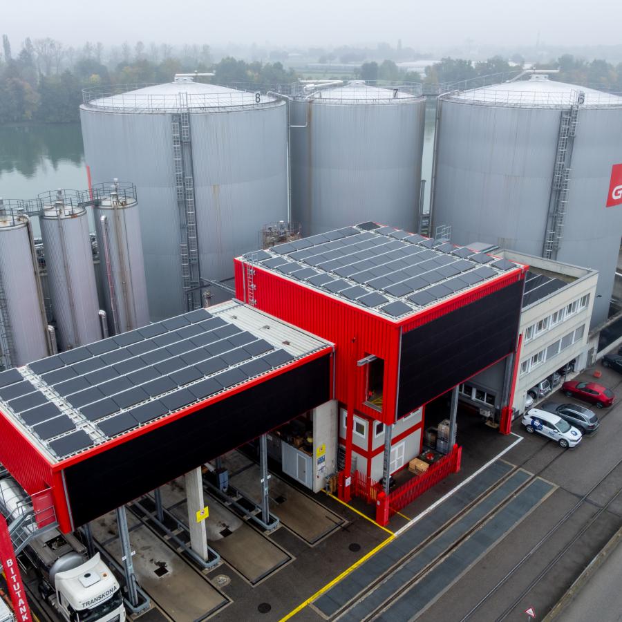 Photovoltaikanlage von AEW myHome bei der Grisard Bitumen AG in Muttenz
